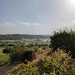 V4 - 8 To 11 People, 5 Min Walk Holiday home *
