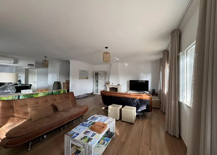 V4 - 8 To 11 People, 5 Min Walk * Praia Verde