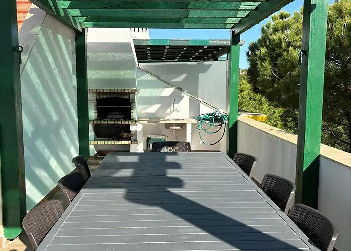 V4 - 8 To 11 People, 5 Min Walk בית נופש *