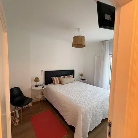 V4 - 8 To 11 People, 5 Min Walk Semesterbostad *