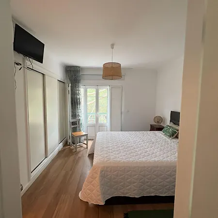 V4 - 8 To 11 People, 5 Min Walk Semesterbostad *